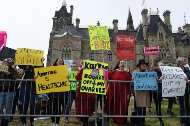 Protesters for better access to abortion on Parliament Hill